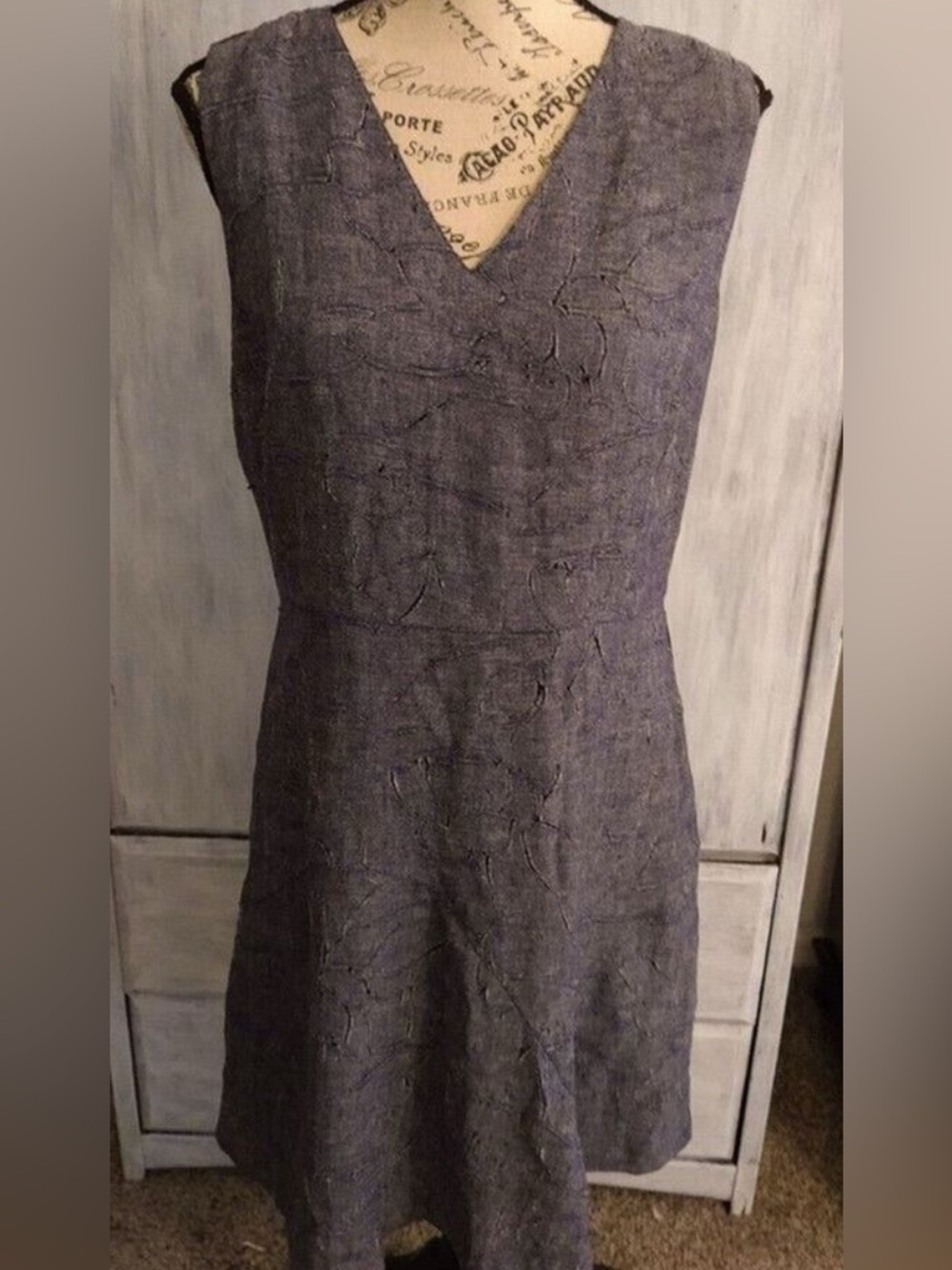 Elie tahari  V-neck Dress  linen blue  size 8 Classic Officey Summer boho
